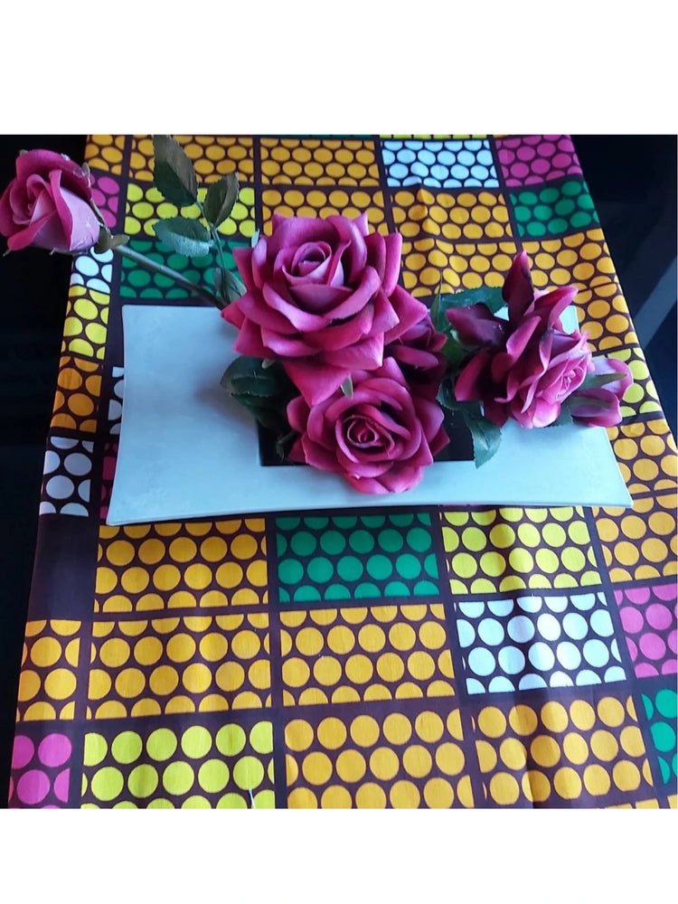 Table runner and napkins