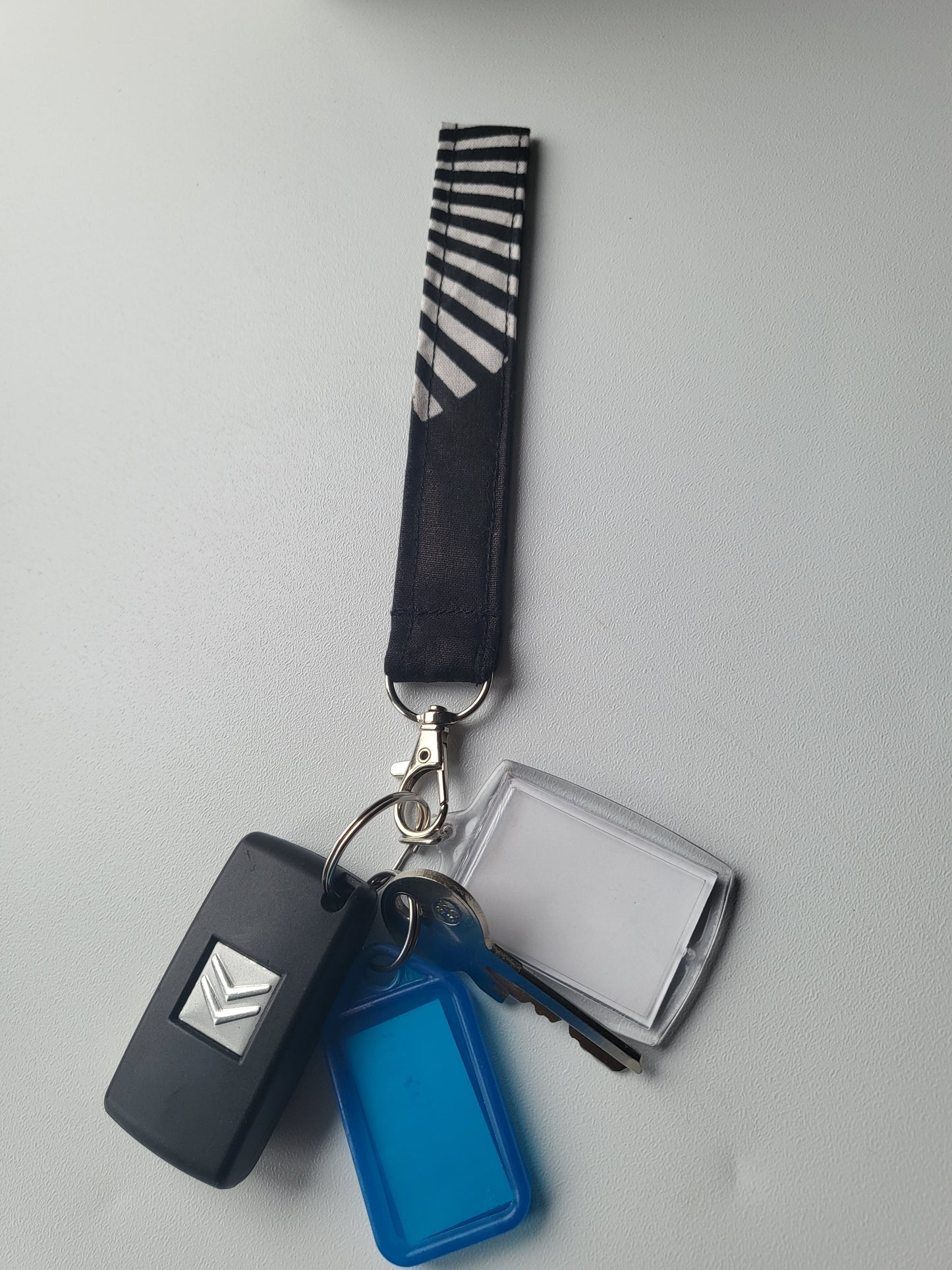 Key Fob Wristlet Keychain Accessory - Glo Cre8s