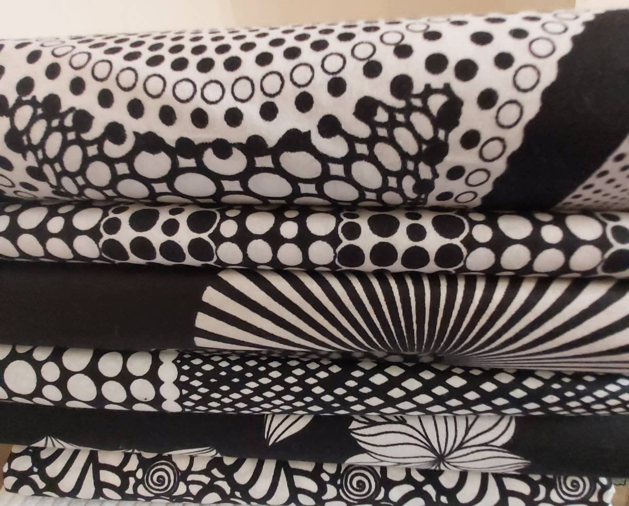 Black and White Fat Quarters Bundle Fabrics FQ-1 - Glo Cre8s