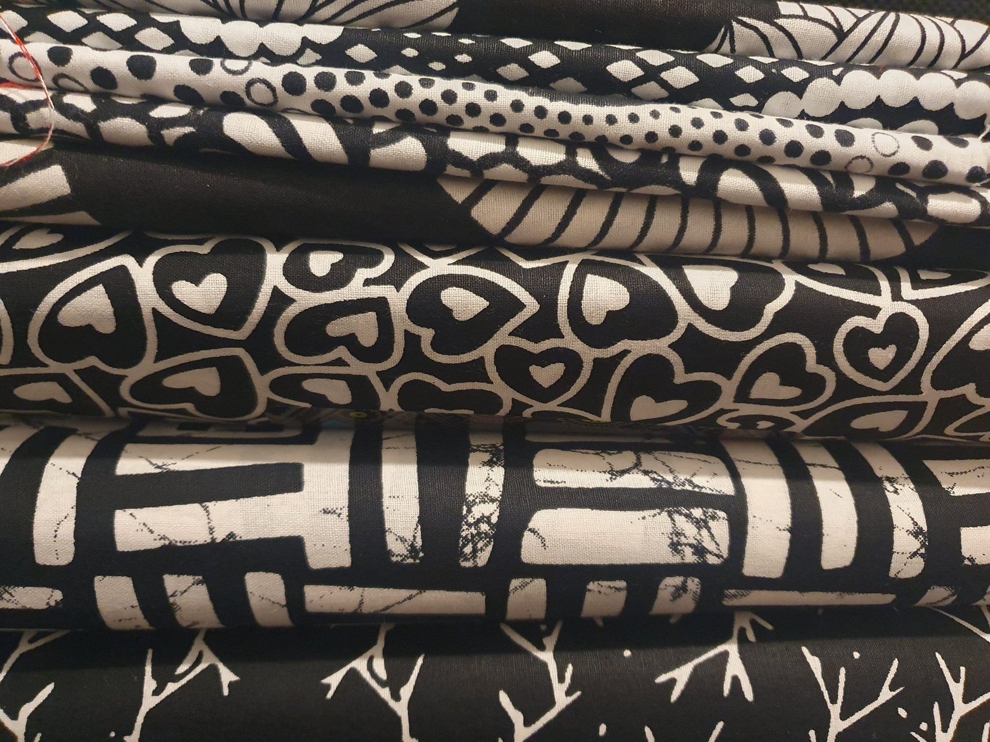 Black and White Fat Quarters Bundle Fabrics FQ-1 - Glo Cre8s